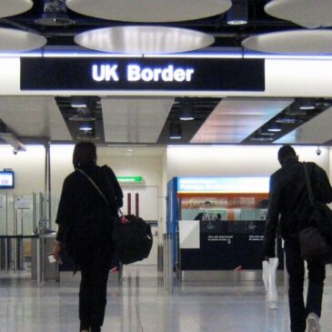英国、国境警備強化のため不法移民削減努力を強化